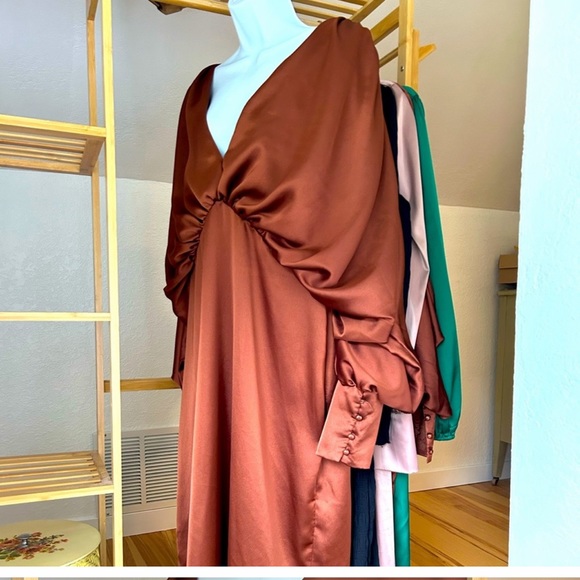 Boohoo Blouson Copper Satin Dress - Picture 3 of 10